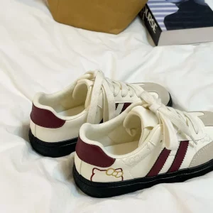 Women's Sanrio Hello Kitty shoes with cute design, new winter versatile fashion casual shoes, Korean version, trendy niche sneakers.