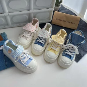 2025 Soft women's sneakers with niche